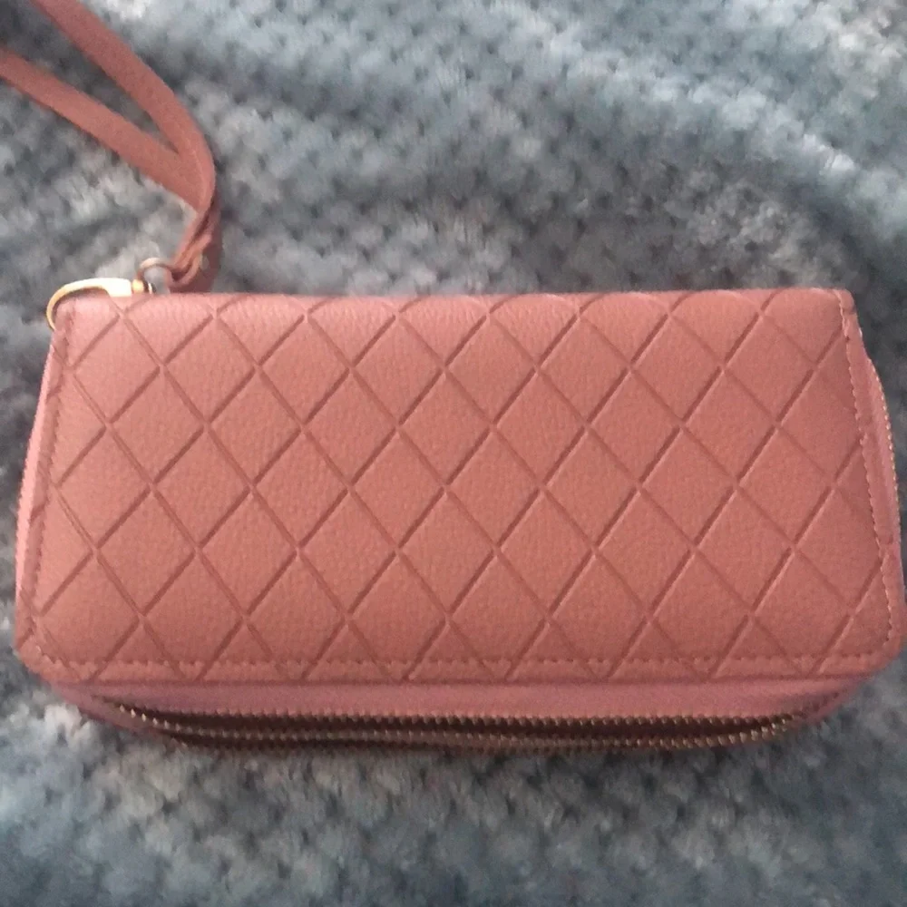 Wristlet wallet Deep mauve color 2 zippers Fashion& Classic roomy12 card slots - Picture 5 of 7